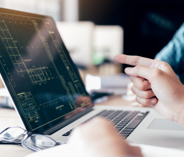 How to identify and manage risks in software testing?